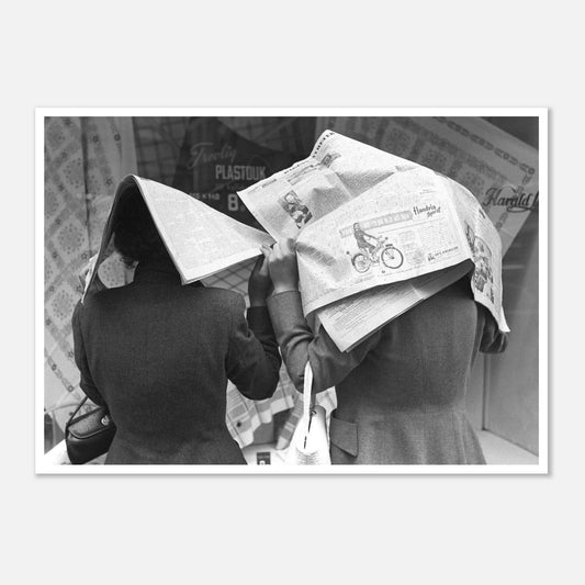 Dagens nyheter regn vintage poster postrar Stockholm nostalgi fashion mode DN