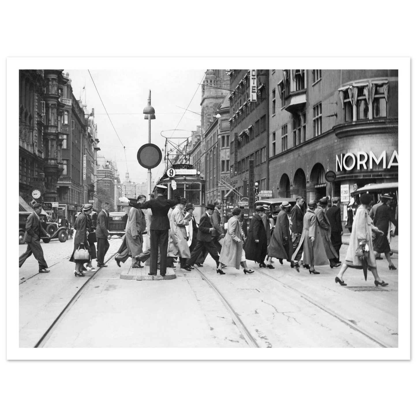 dd1c3828-4054-46e3-a7f3-d3e580a4e66c